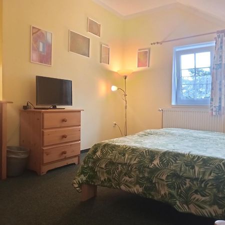 Hotel U Zeleneho Stromu - Zum Gruenen Baum Hřensko Kültér fotó