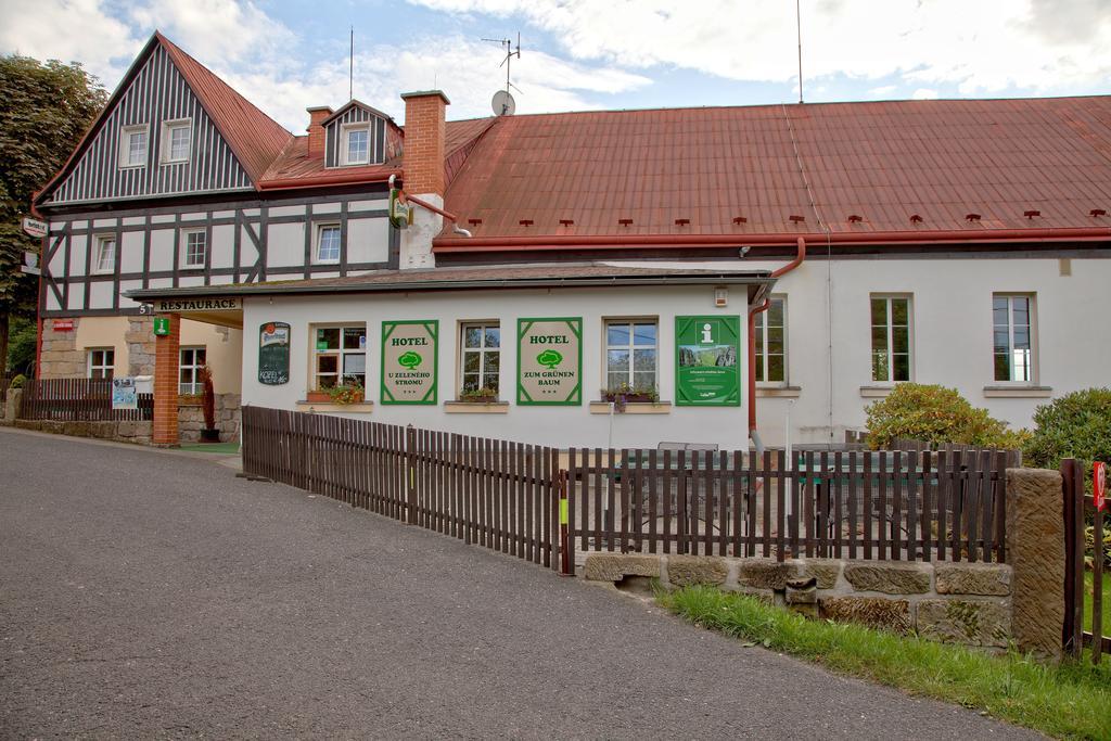 Hotel U Zeleneho Stromu - Zum Gruenen Baum Hřensko Kültér fotó