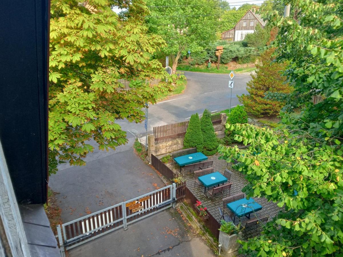 Hotel U Zeleneho Stromu - Zum Gruenen Baum Hřensko Kültér fotó