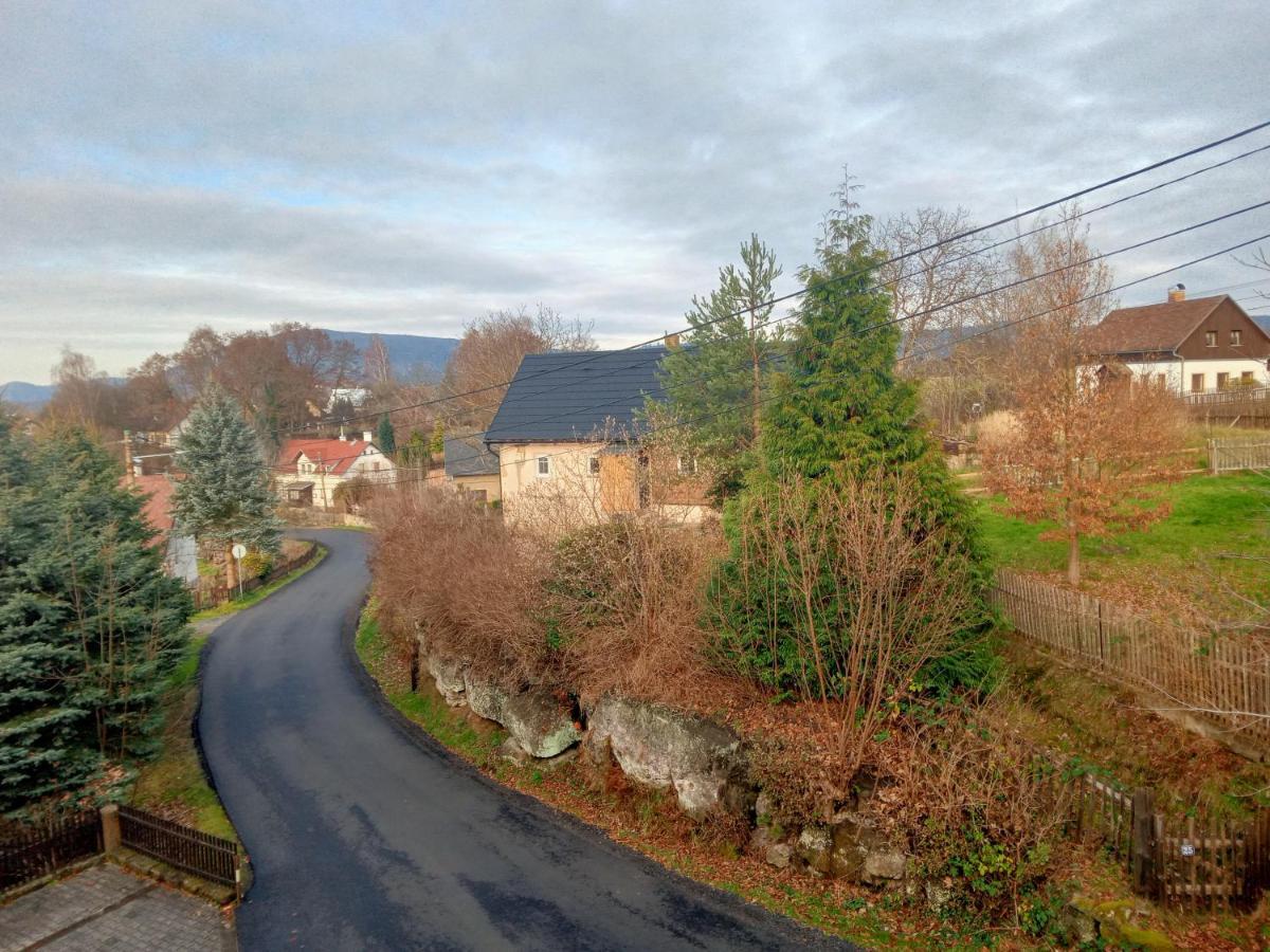 Hotel U Zeleneho Stromu - Zum Gruenen Baum Hřensko Kültér fotó
