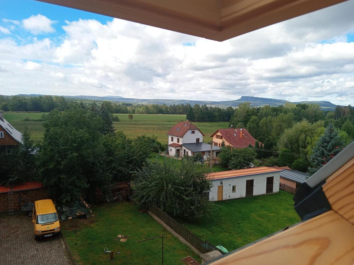Hotel U Zeleneho Stromu - Zum Gruenen Baum Hřensko Kültér fotó
